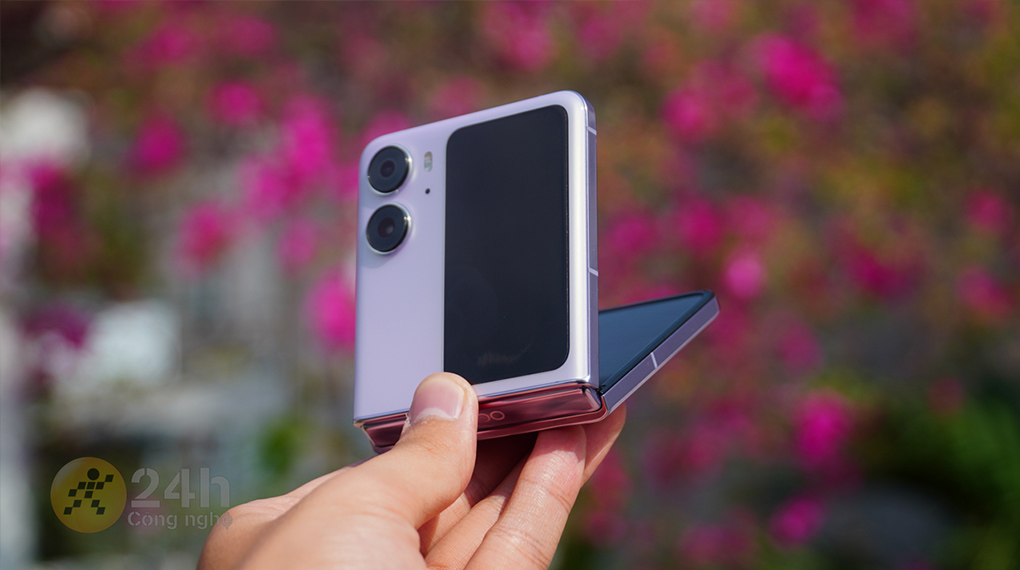 Màn hình phụ kích thước lớn - OPPO Find N2 Flip