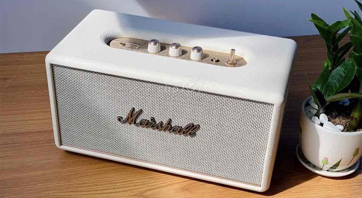 Đối với dòng loa Marshall Stanmore 3 sở hữu 2 loa tweeter tích hợp bộ khuếch đại D loại 15W và 1 loa siêu trầm