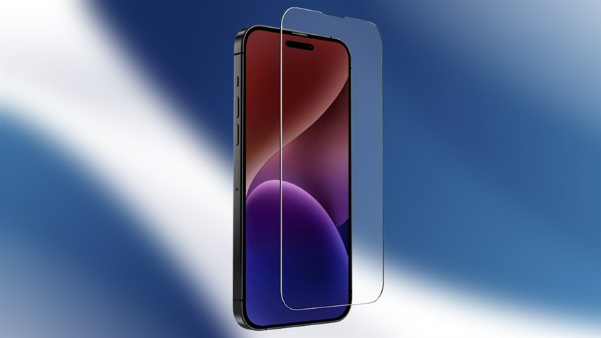 Miếng dán kính cường lực iPhone 15 UniQ giúp hạn chế hỏng hóc màn hình khi va chạm mạnh