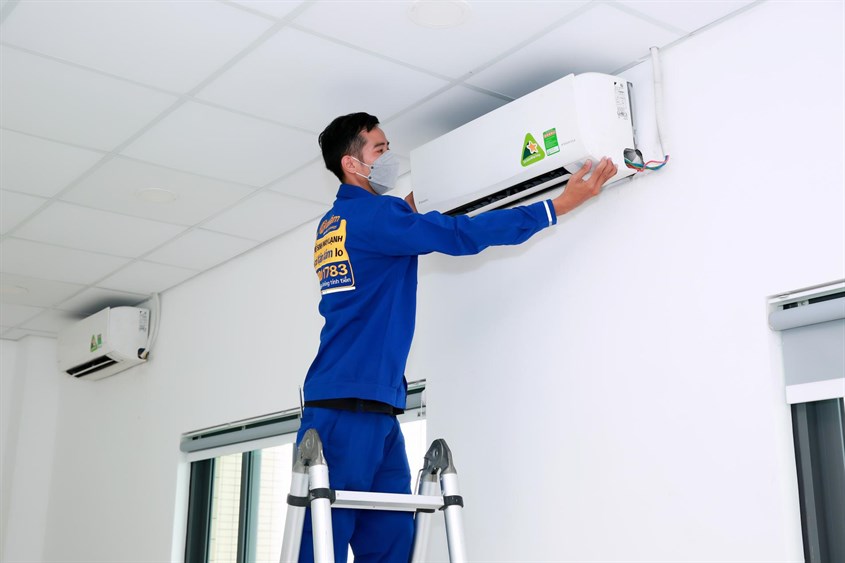 Nếu gặp lỗi về bo mạch thì bạn không nên tùy ý sửa chữa mà tốt nhất là liên hệ với thợ sửa chữa để được hỗ trợ