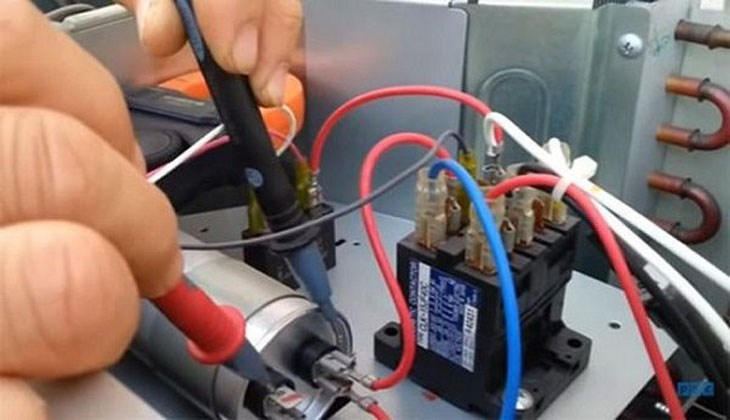 Bạn nên kiểm tra mức điện áp điều hòa và đảm bảo nó phù hợp với định mức điện áp của khu vực 