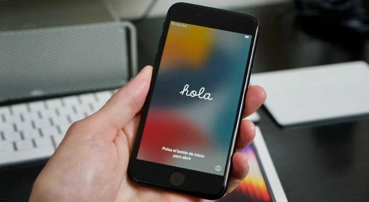 Kiểu dáng máy nhỏ gọn, nhẹ và cầm nắm dễ dàng