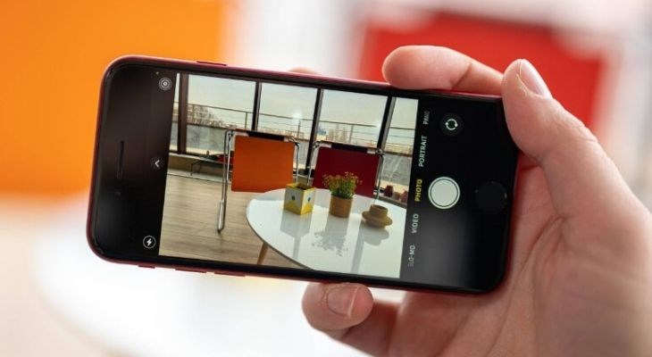 Camera được đánh giá khá tốt so với một chiếc máy hàng Lock