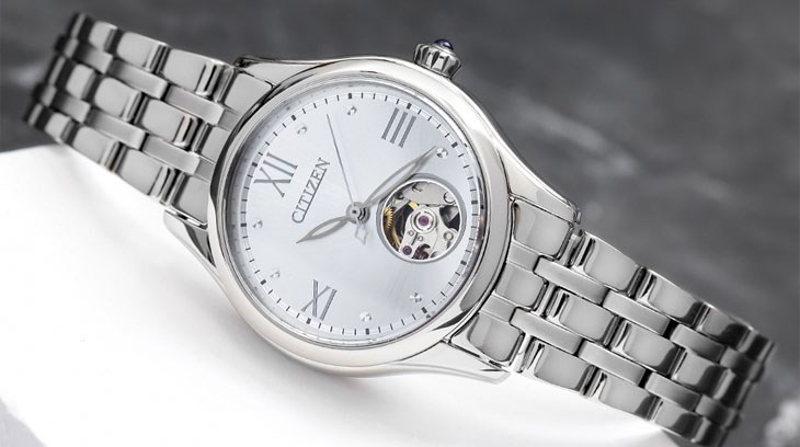 Đồng hồ Citizen Sunshine and Luna Mechanical 28.5 mm Nữ PR1040-88A có kích thước 28.5 mm