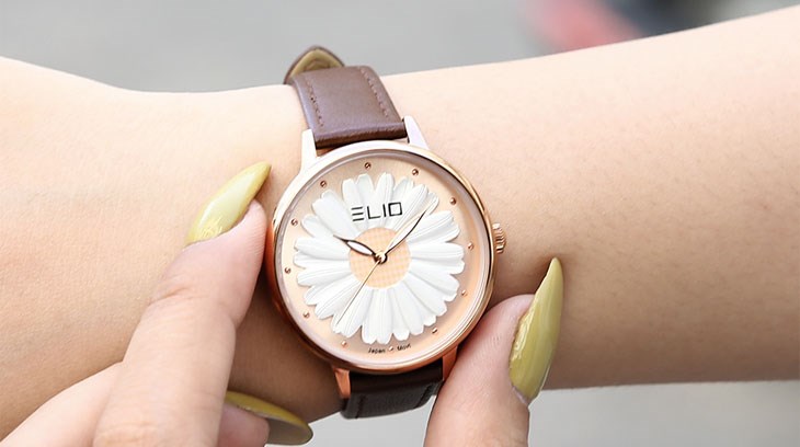 Đồng hồ ELIO Flower 35 mm Nữ EL105-02 sở hữu hệ số chống nước 30 ATM an toàn khi bạn đeo khi tắm, bơi lội