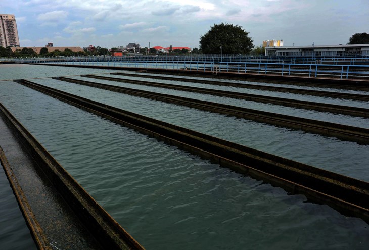 Nước máy lấy từ sông Đồng Nai Nước máy lấy từ sông Đồng Nai