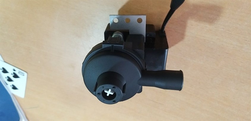 Khi bơm nước điều hòa bị hỏng, bạn hãy liên hệ với thợ sửa chữa chuyên nghiệp Khi bơm nước điều hòa bị hỏng, bạn hãy liên hệ với thợ sửa chữa chuyên nghiệp