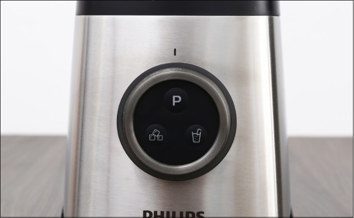 Máy xay sinh tố Philips HR3652 có bảng điều khiển đơn giản, giúp người dùng dễ dàng sử dụng Máy xay sinh tố Philips HR3652 có bảng điều khiển đơn giản, giúp người dùng dễ dàng sử dụng