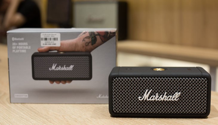 Marshall Emberton 1 ra mắt vào đầu năm 2021, đáp ứng được hai tiêu chí linh động và rẻ, dù sở hữu một kích thước nhỏ gọn Marshall Emberton 1 ra mắt vào đầu năm 2021, đáp ứng được hai tiêu chí linh động và rẻ, dù sở hữu một kích thước nhỏ gọn