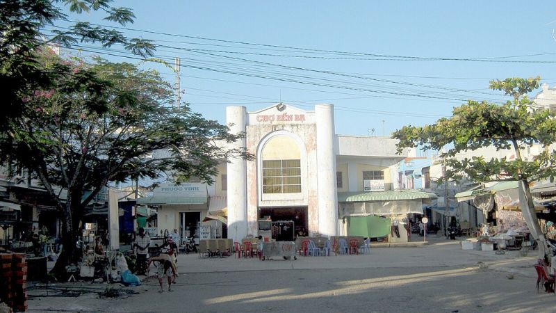 Chợ Bến Bạ tấp nập hoạt động mua bán