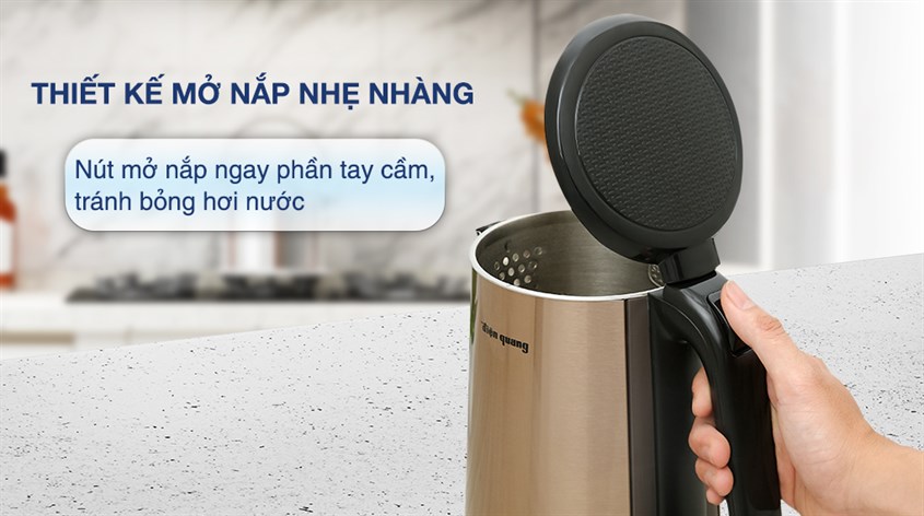 Bình đun siêu tốc Điện Quang 1.8 lít ĐQ EKT08 1818 GO có lòng bình được trang bị thang đo mực nước, chỉ rõ các điểm min và max, giúp bạn dễ dàng đo lượng nước cần châm