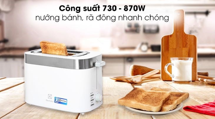 Máy nướng bánh mì Electrolux E2TS1-100W có công suất mạnh mẽ lên đến 730 - 870 W giúp hâm nóng, rã đông bánh mì nhanh chóng