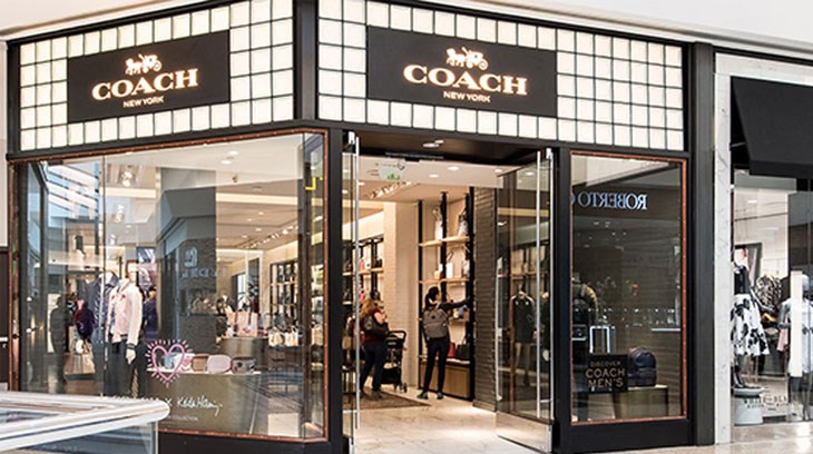 Coach còn nổi tiếng về các phụ kiện thời trang khác như túi xách, quần áo