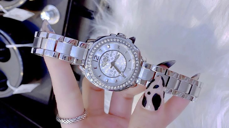 Đồng hồ dễ dàng bị làm giả, hàng kém chất lượng tràn lan trên thị trường