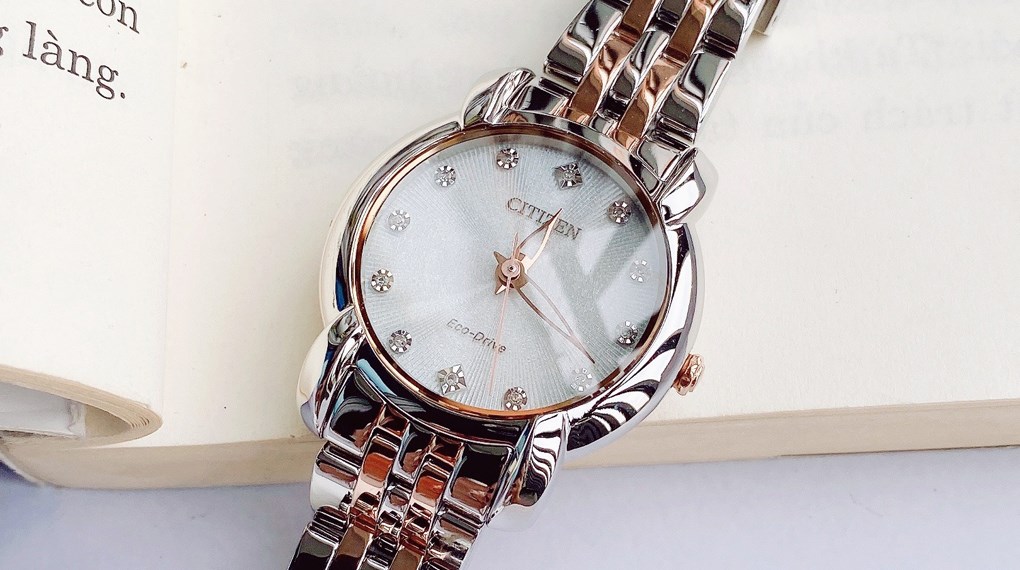 Đồng hồ Eco-drive sạc trong 4 đến 5 ngày tùy theo từng dòng sản phẩm Đồng hồ Eco-drive sạc trong 4 đến 5 ngày tùy theo từng dòng sản phẩm