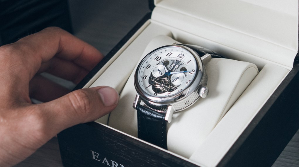 Đồng hồ Automatic mang kiểu dáng tinh tế, có giá trị cao Đồng hồ Automatic mang kiểu dáng tinh tế, có giá trị cao