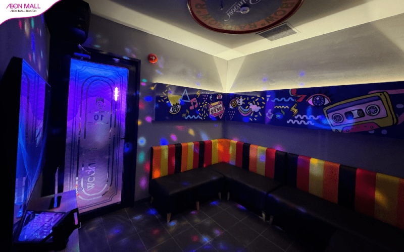 Rainbow Noraebang hiện có 3 chi nhánh tại Vạn Hạnh Mall, Vincom Thủ Đức và khai trương gần đây nhất là tại AEON Mall Bình Tân.