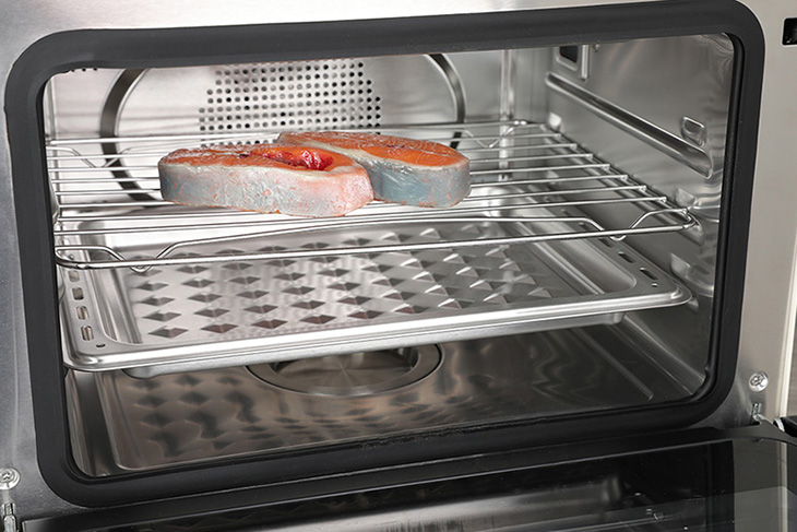 Lò chiên không dầu hơi nước Elmich AFE-3944 20 lít hoạt động với công suất 2000W và dung tích 20 lít giúp nấu ăn tiện lợi