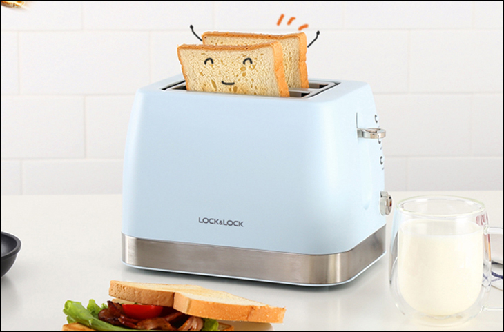 Máy nướng bánh mì Lock&Lock EJB221BLU có giá bán khoảng 1.043.000 đồng (cập nhật 09/2023, có thể thay đổi theo thời gian)
