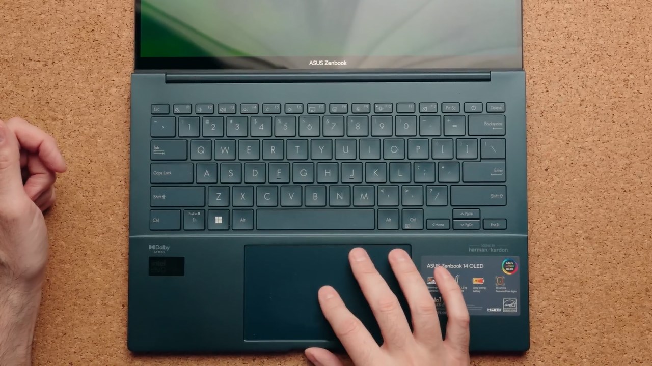 ASUS Zenbook 14 OLED UX3406 sử dụng bàn phím 75% dễ làm quen ASUS Zenbook 14 OLED UX3406 sử dụng bàn phím 75% dễ làm quen