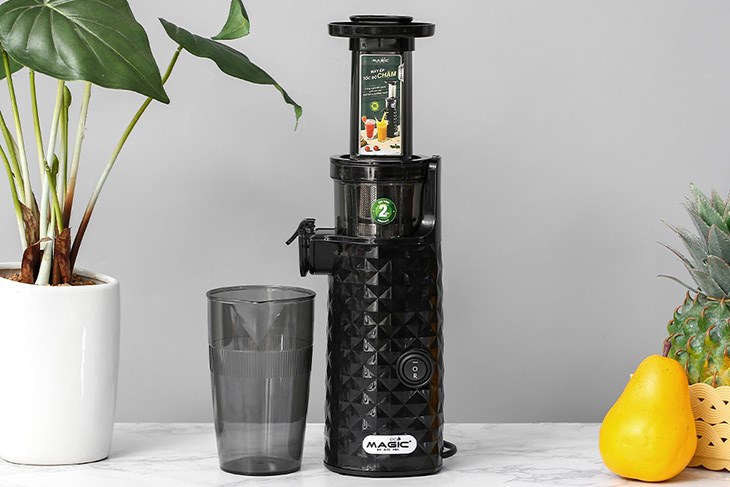 Máy ép chậm Magic Eco AC-130 có thiết kế sang trọng, kích thước nhỏ gọn
