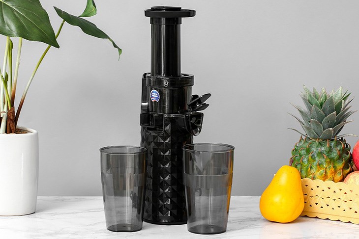 Cối xay và cốc đựng nước ép làm từ nhựa PP cao cấp, có độ bền bỉ khi sử dụng