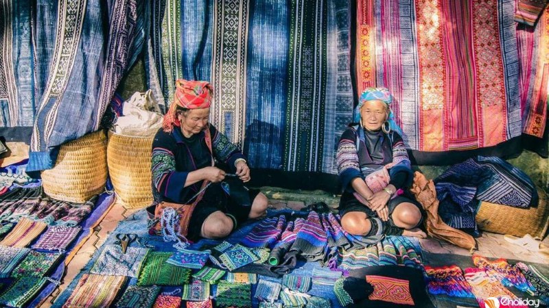 Chợ phiên Bắc Hà là nơi mua sắm đồ thổ cẩm và đồ mỹ nghệ lý tưởng