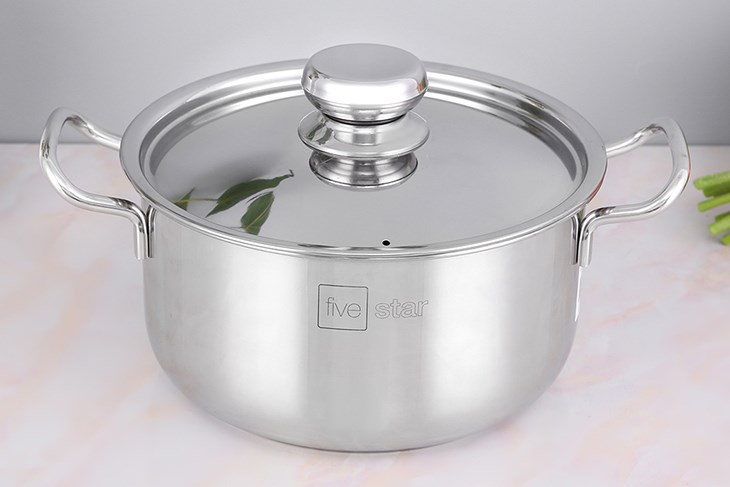 Nồi inox 3 đáy nắp inox 20 cm Fivestar FSN20-SW bằng inox 430 ít bị oxy hóa, dày bền an toàn cho sức khỏe