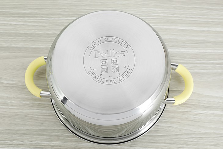Nồi inox 3 đáy nắp kính 20 cm Delites CW-S042-20A sở hữu đáy nồi phẳng