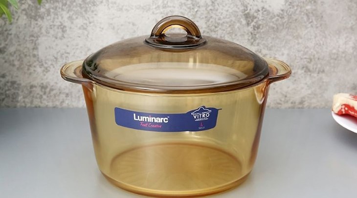 Nồi thủy tinh nắp thủy tinh 21 cm Luminarc Amberline Granite 3 lít được làm từ thủy tinh chịu nhiệt cao 