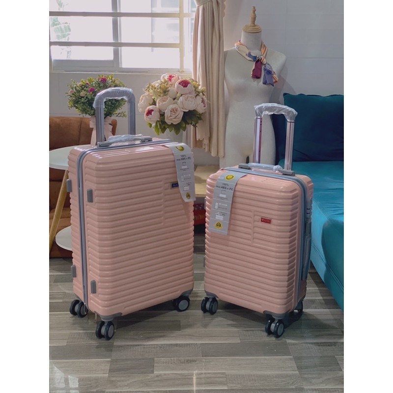 Vali size 16 có thiết kế vô cùng nhỏ gọn