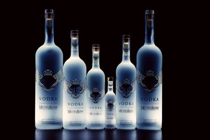 Dùng rượu vodka để diệt ruồi Dùng rượu vodka để diệt ruồi