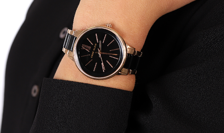 Đồng hồ Nữ Anne Klein AK/1412BKRG có phần dây được làm bằng gốm sứ cao cấp Đồng hồ Nữ Anne Klein AK/1412BKRG có phần dây được làm bằng gốm sứ cao cấp