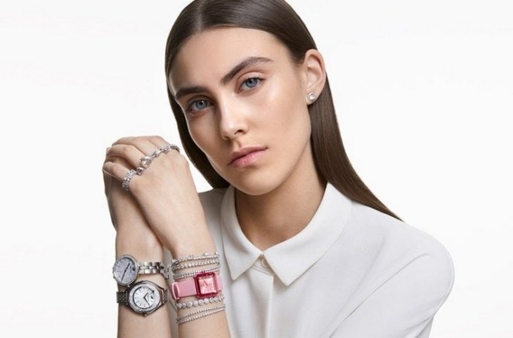 Đồng hồ Anne Klein trong bộ sưu tập Swarovski sang trọng Đồng hồ Anne Klein trong bộ sưu tập Swarovski sang trọng