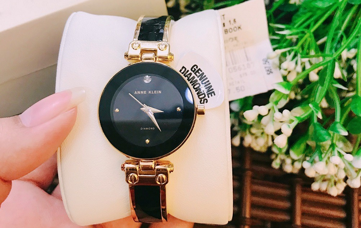 Anne Klein AK/1980BKGB có đính kim cương mặt đồng hồ Anne Klein AK/1980BKGB có đính kim cương mặt đồng hồ