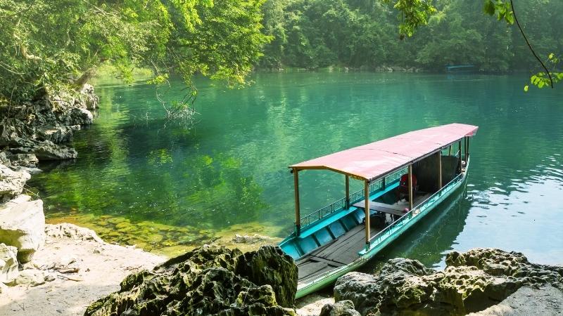 Hồ Ba Bể - Bắc Kạn